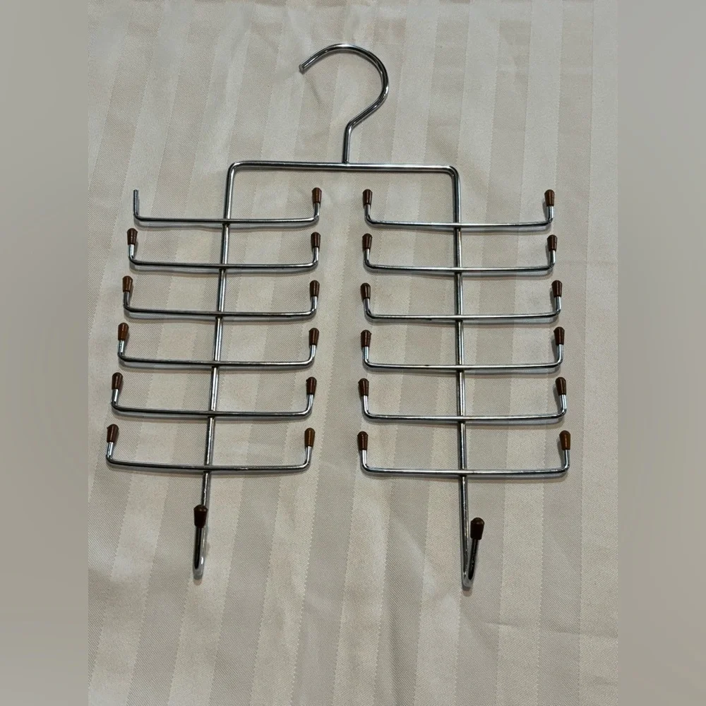 Metal Tie Hanger With Brown Tips (Good Condition)